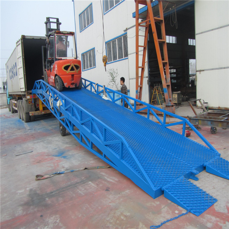 移動（dòng）登車橋