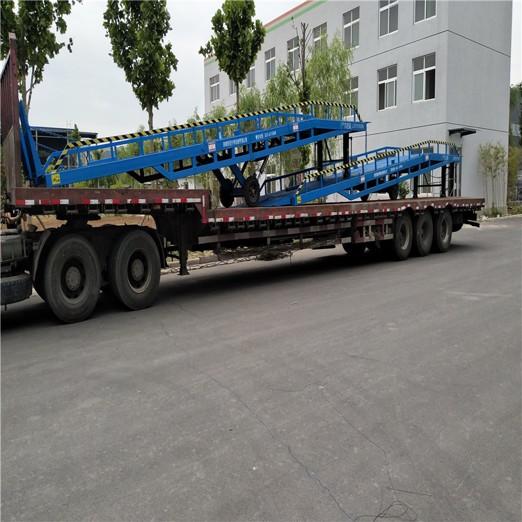 移動登車橋發（fā）貨（huò）中